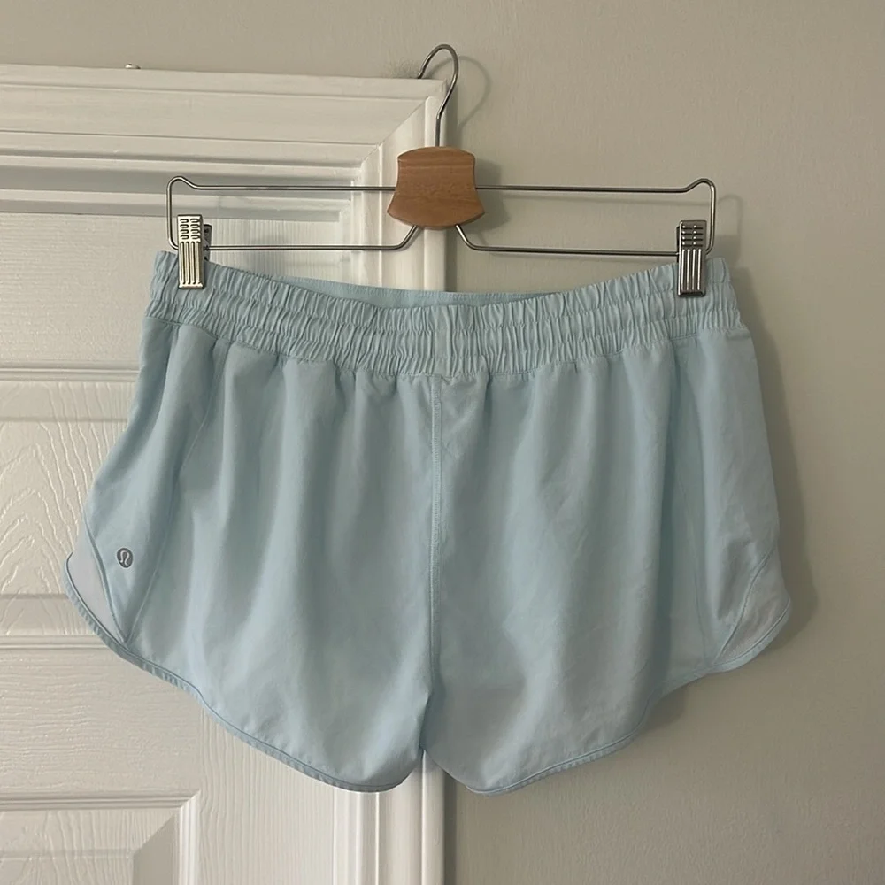 NEW Lululemon 12 Hotty Hot Short 2.5" - Picture 3 of 5
